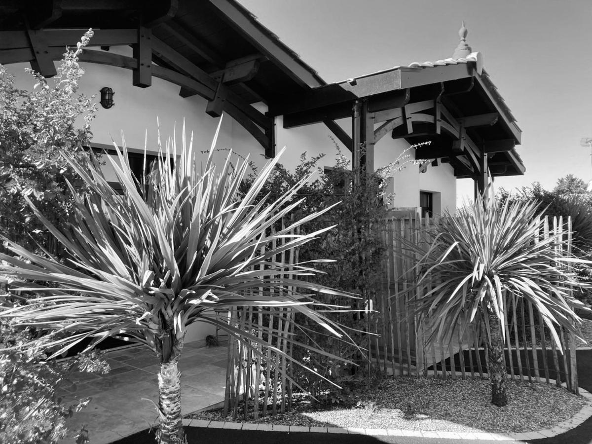 Hotel Particulier - Les Lodges Du Bassin D'Arcachon- Petit-Dejeuner Sur Demande- Prestations Haut De Gamme Гюжан-Местрас Экстерьер фото