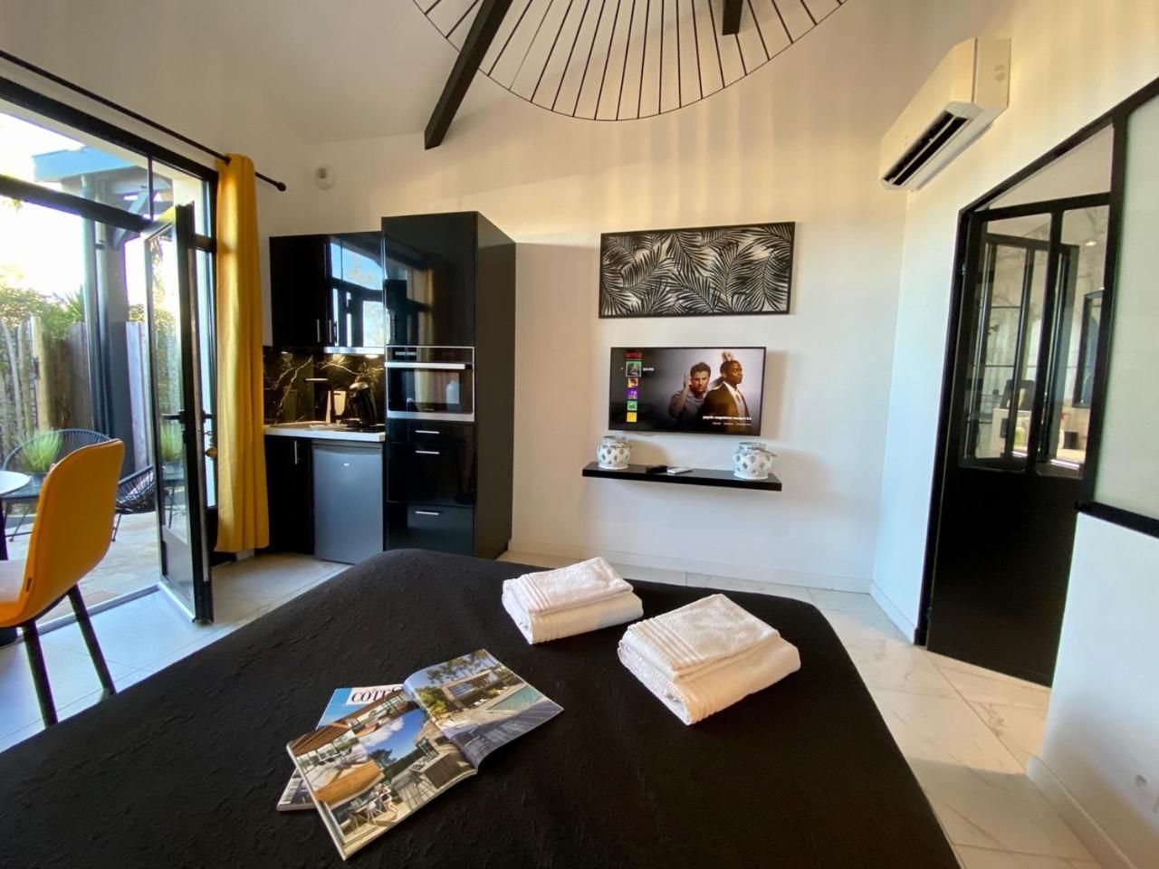 Hotel Particulier - Les Lodges Du Bassin D'Arcachon- Petit-Dejeuner Sur Demande- Prestations Haut De Gamme Гюжан-Местрас Экстерьер фото